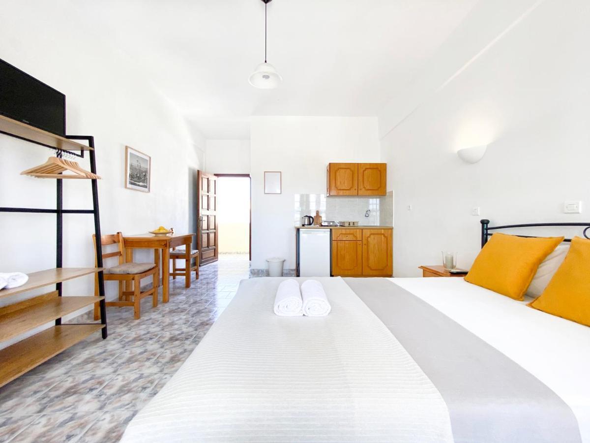 Almyra Villa 페리사 외부 사진